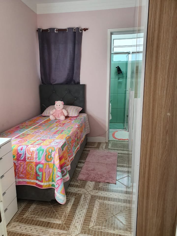 Casa 2 quartos 1 banheiro