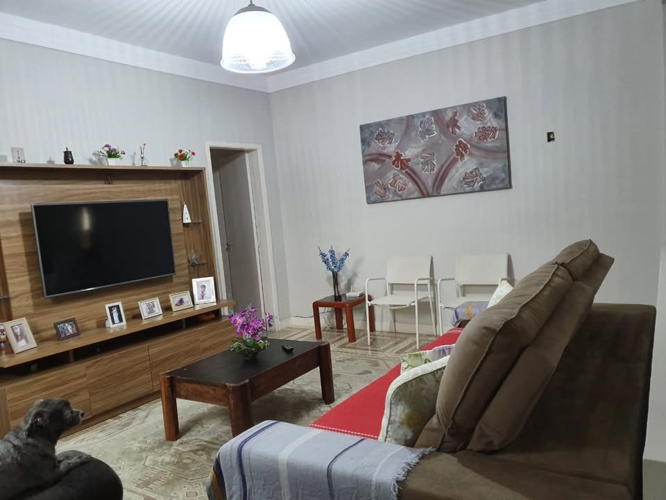 Casa 2 quartos 1 banheiro